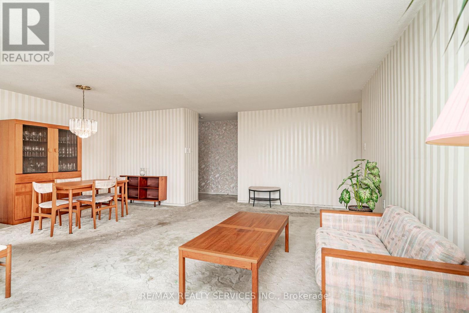 #2102 18 KNIGHTSBRIDGE ROAD - 12