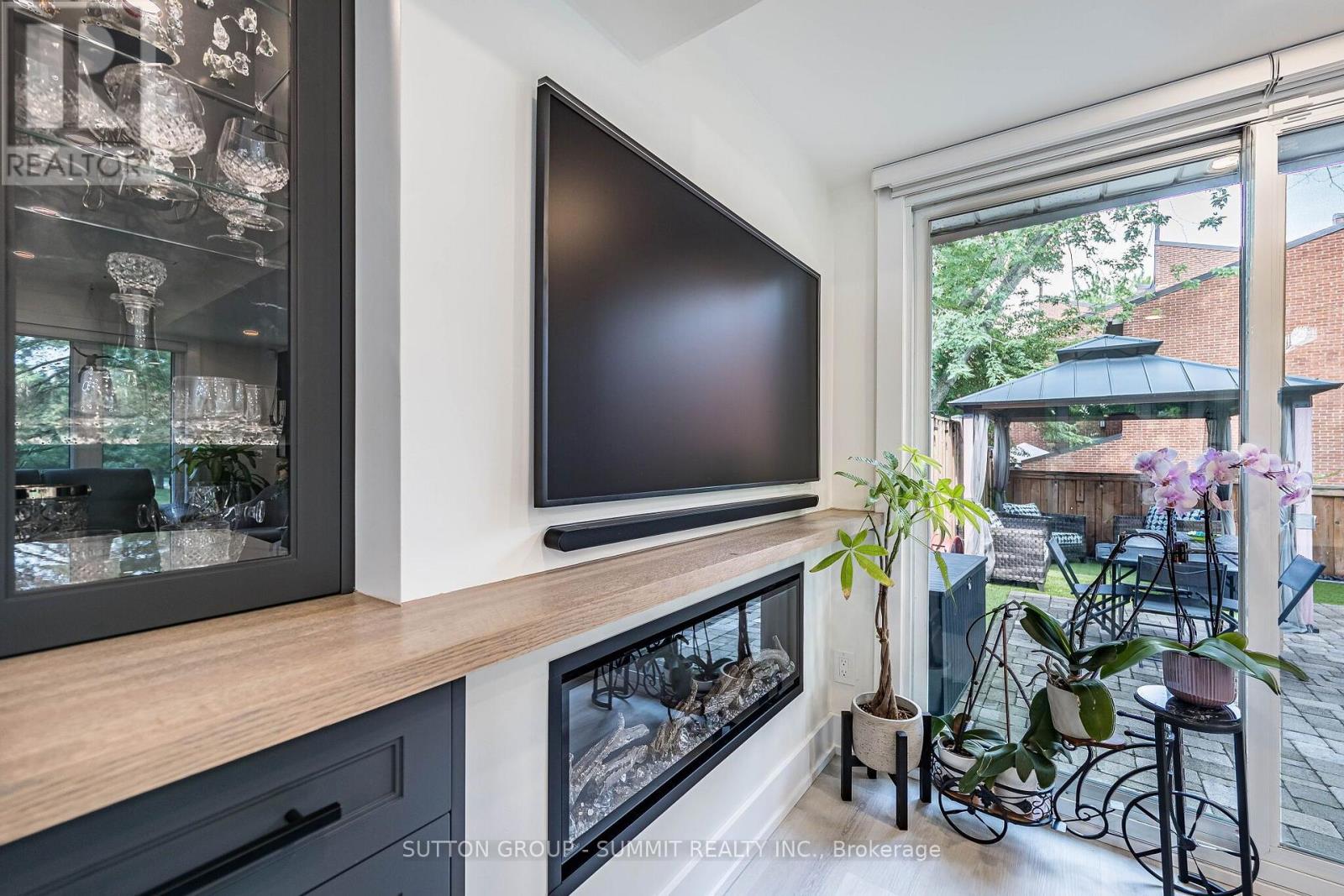 #1 1270 GAINSBOROUGH DRIVE - 12