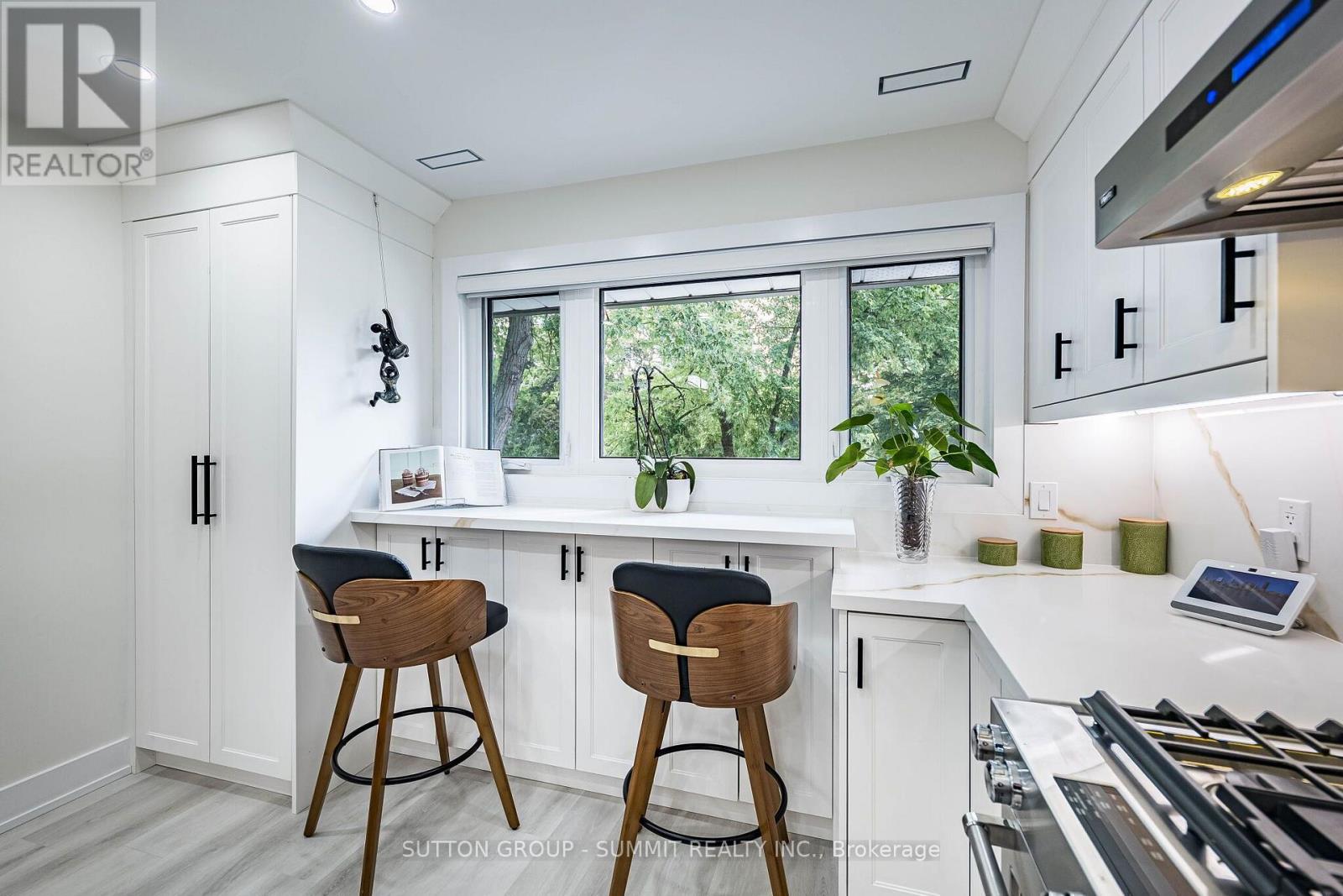 #1 1270 GAINSBOROUGH DRIVE - 23