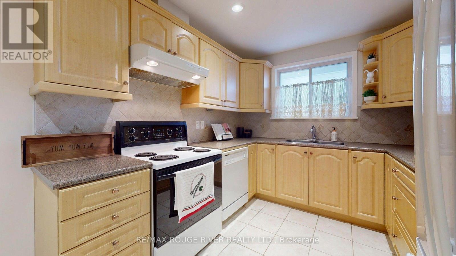 33 PEPPER TREE DRIVE - Image 11