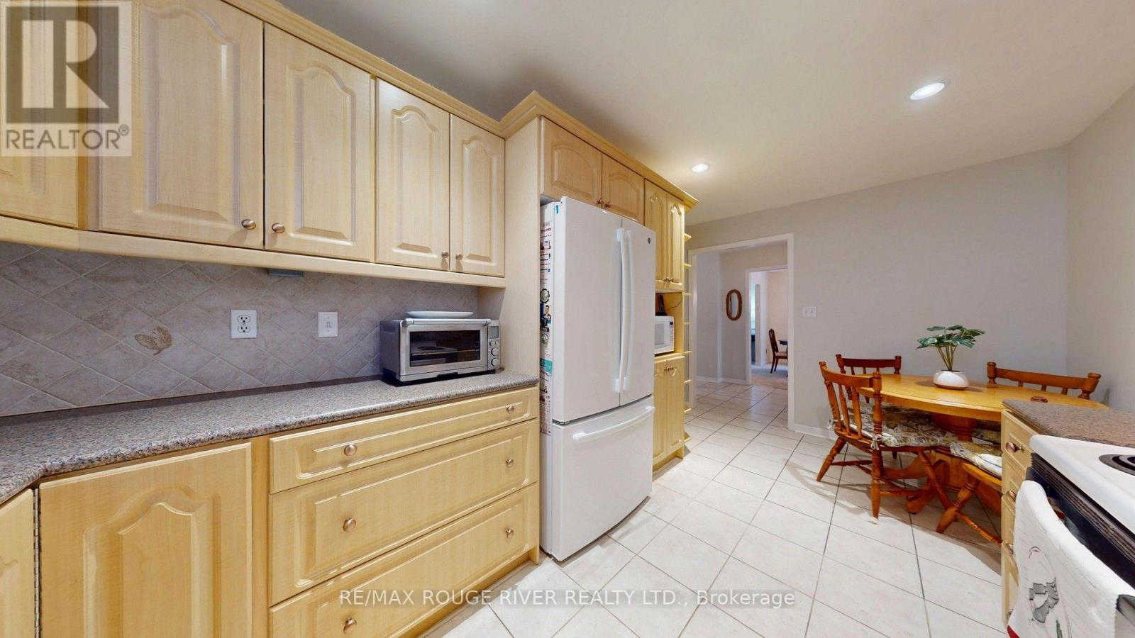 33 PEPPER TREE DRIVE - Image 12