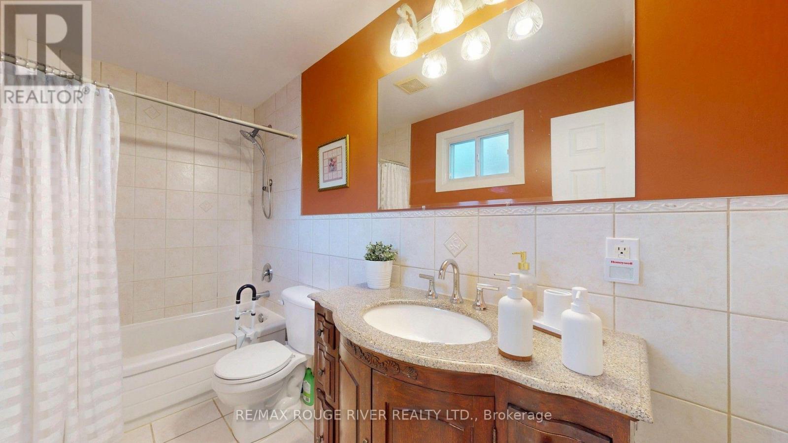 33 PEPPER TREE DRIVE - Image 17