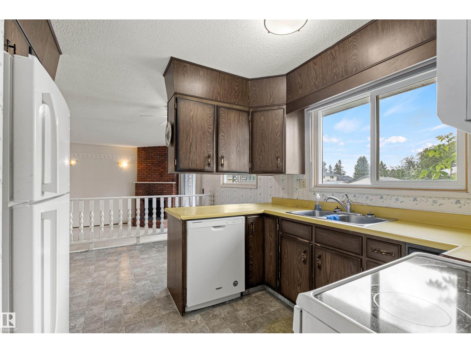 1984 68 Street NW - Photo 27