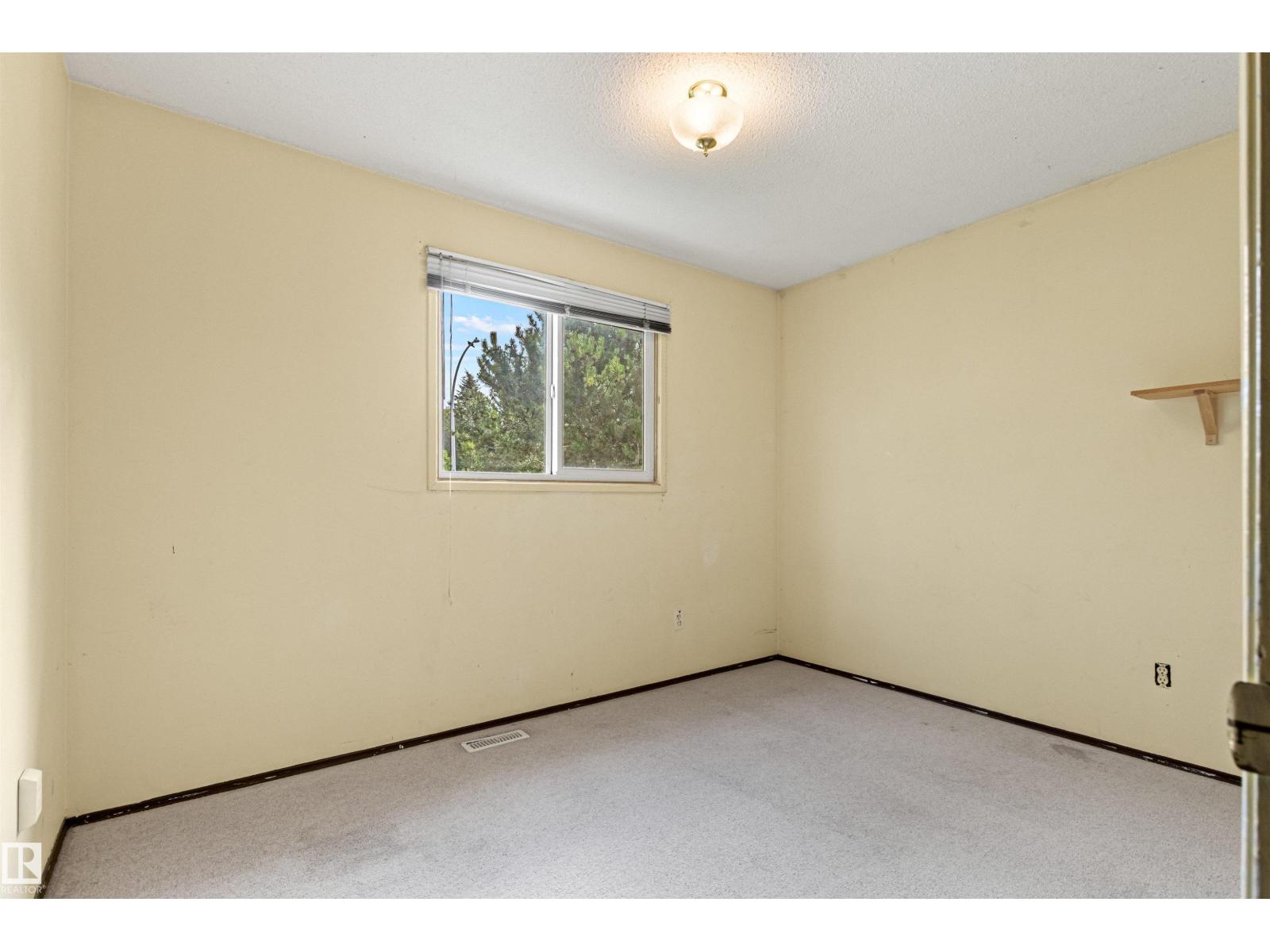 1984 68 Street NW - Photo 32