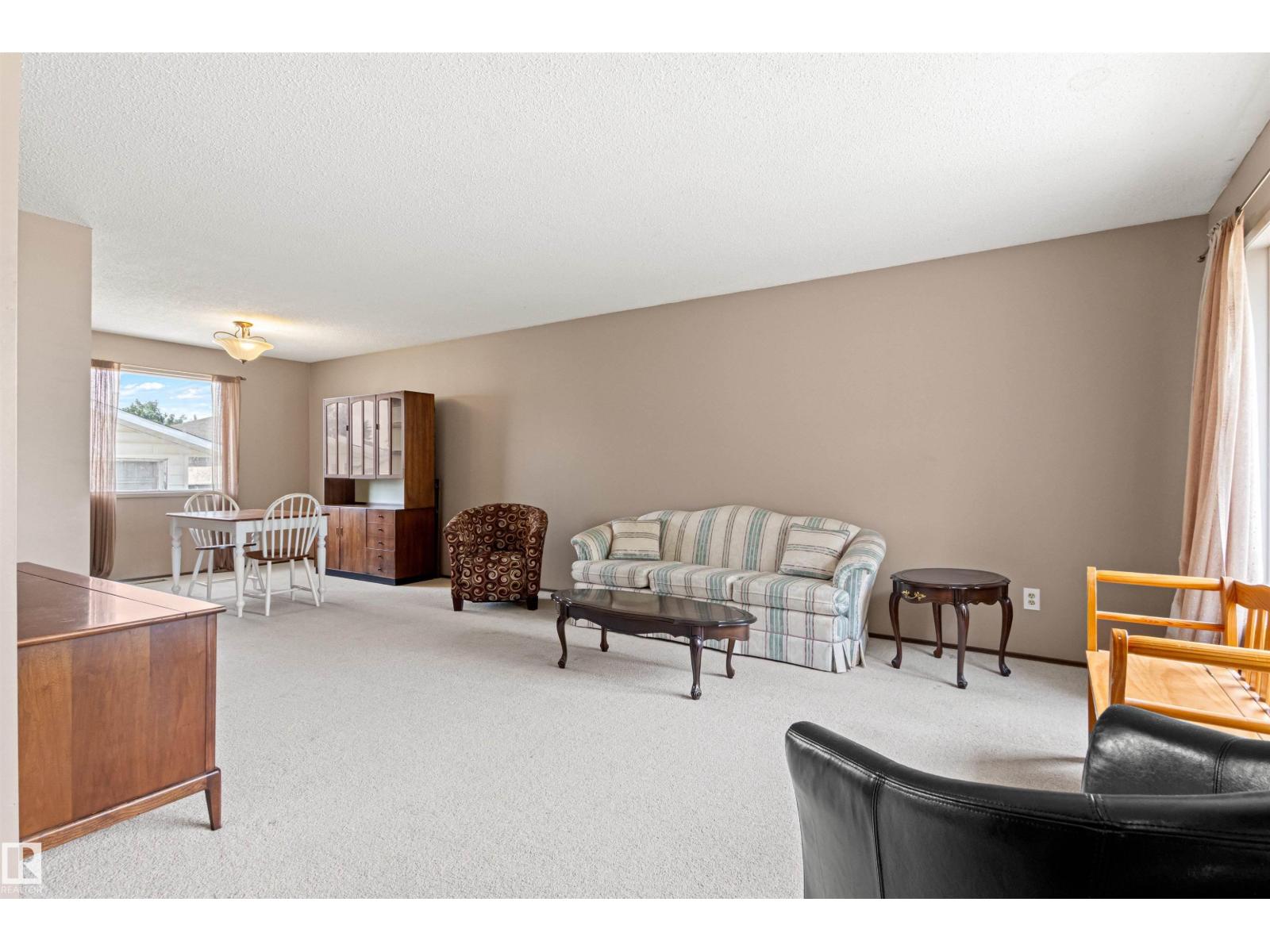 1984 68 Street NW - Photo 9