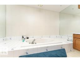 3303 42a Av Nw, Edmonton, AB T6T1E6 Photo 34