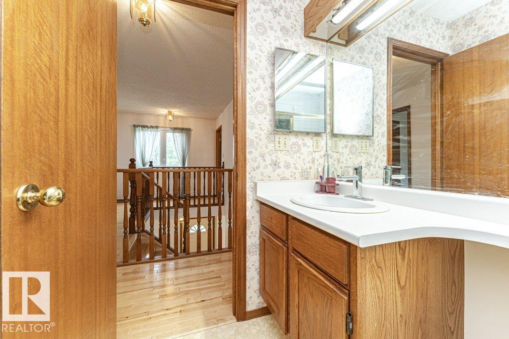 3303 42A Avenue NW - Photo 38