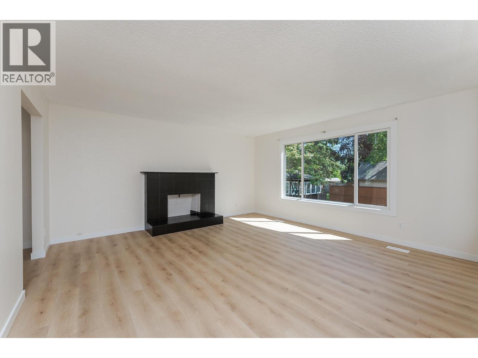 1575 VAN BIEN AVENUE, Prince George