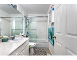 121 8655 King George Boulevard, Surrey, BC V3W5C4 Photo 23