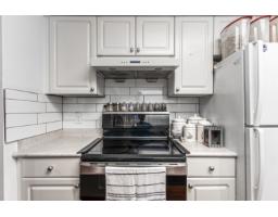 121 8655 King George Boulevard, Surrey, BC V3W5C4 Photo 13