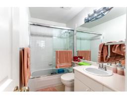 121 8655 King George Boulevard, Surrey, BC V3W5C4 Photo 24
