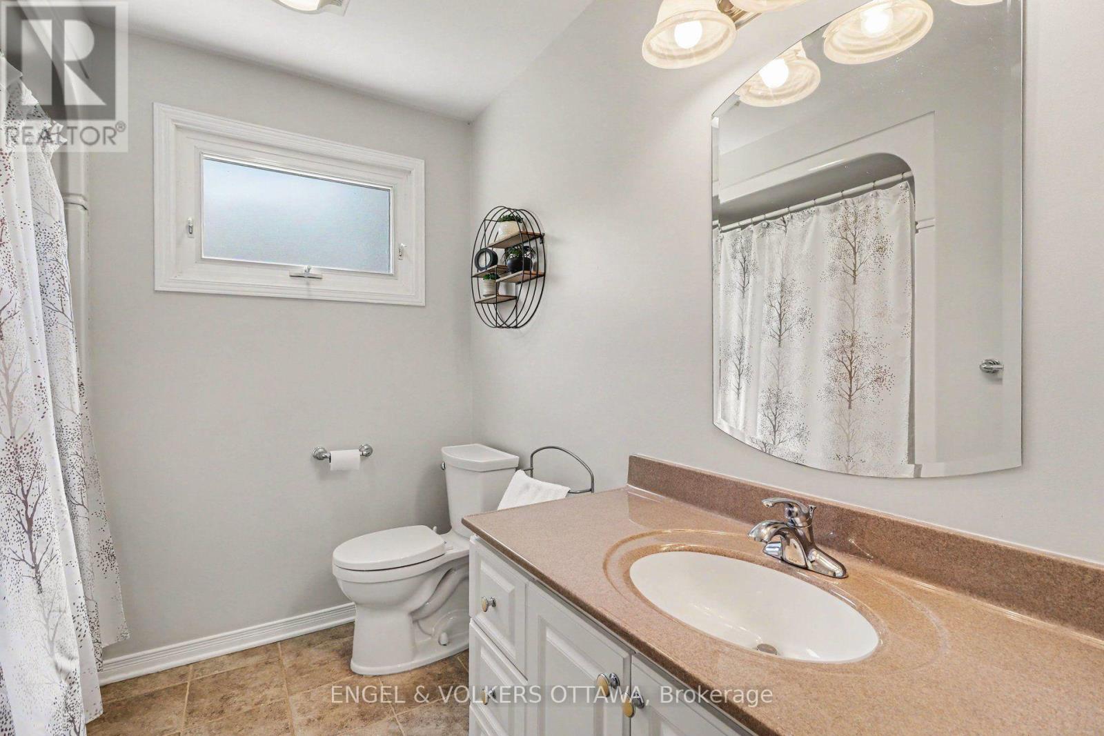 4 Bed, 2 Bath House for Sale in Ottawa – 2715 COLMAN STREET, Ottawa – MLS# X13676750 - Image 20