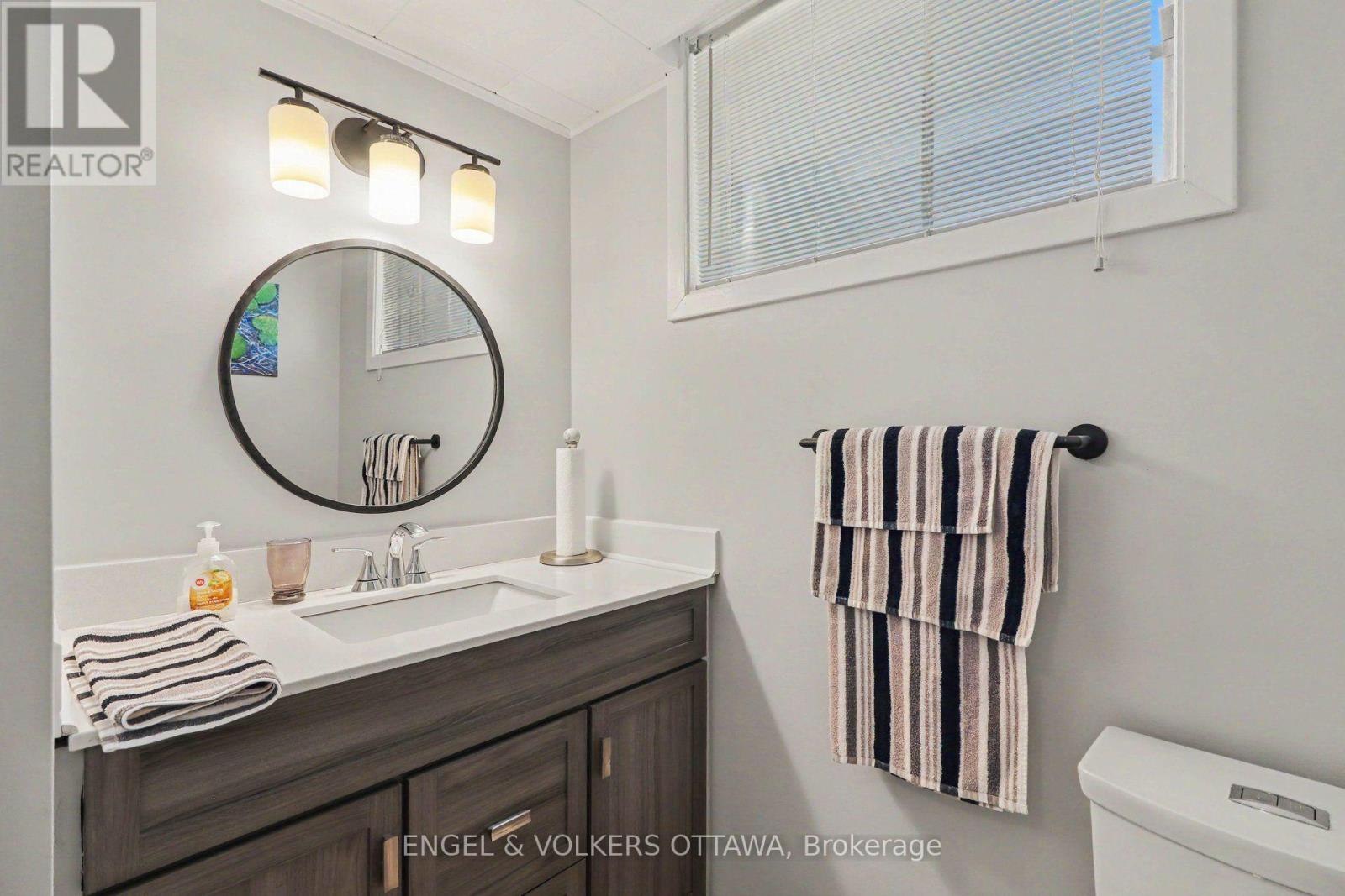 4 Bed, 2 Bath House for Sale in Ottawa – 2715 COLMAN STREET, Ottawa – MLS# X13676750 - Image 23