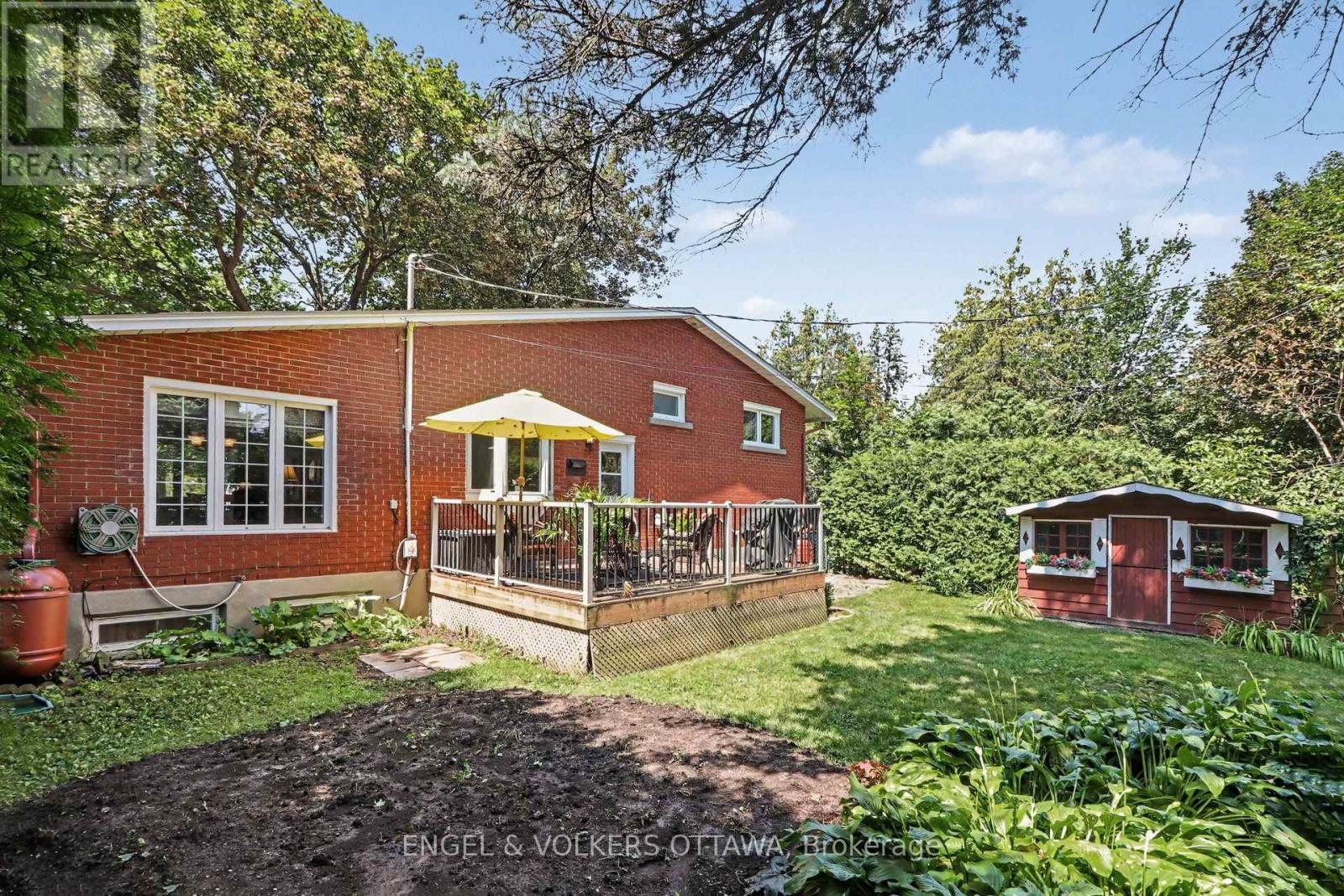 4 Bed, 2 Bath House for Sale in Ottawa – 2715 COLMAN STREET, Ottawa – MLS# X13676750 - Image 32