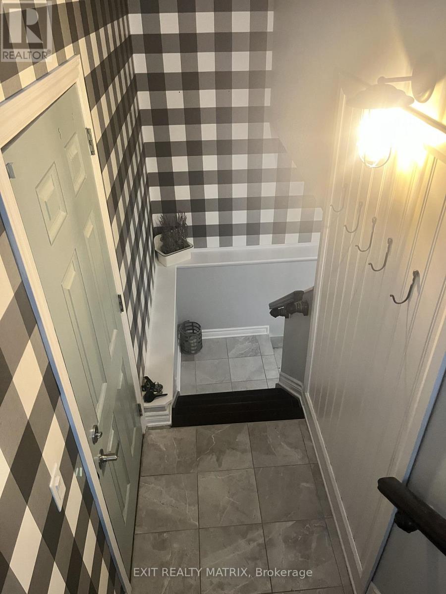 648 DECOEUR DRIVE - 8