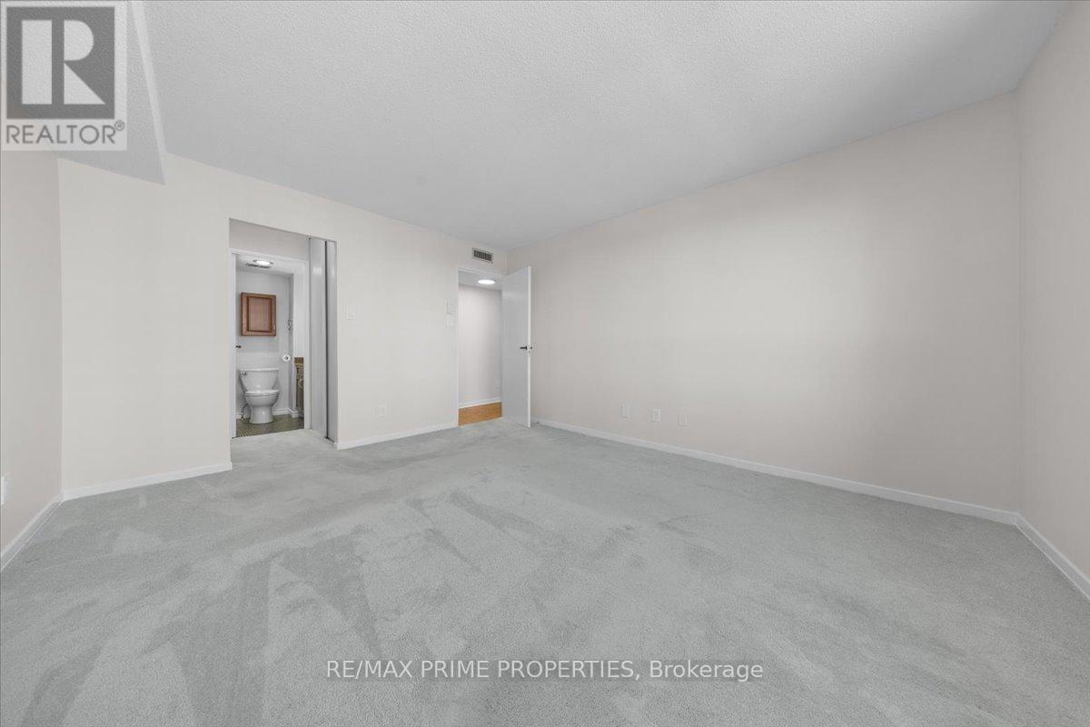 2 Bed, 2 Bath House for Sale in Ottawa – 702 – 20 THE DRIVEWAY DRIVE, Ottawa – MLS# X13676838 - Image 23