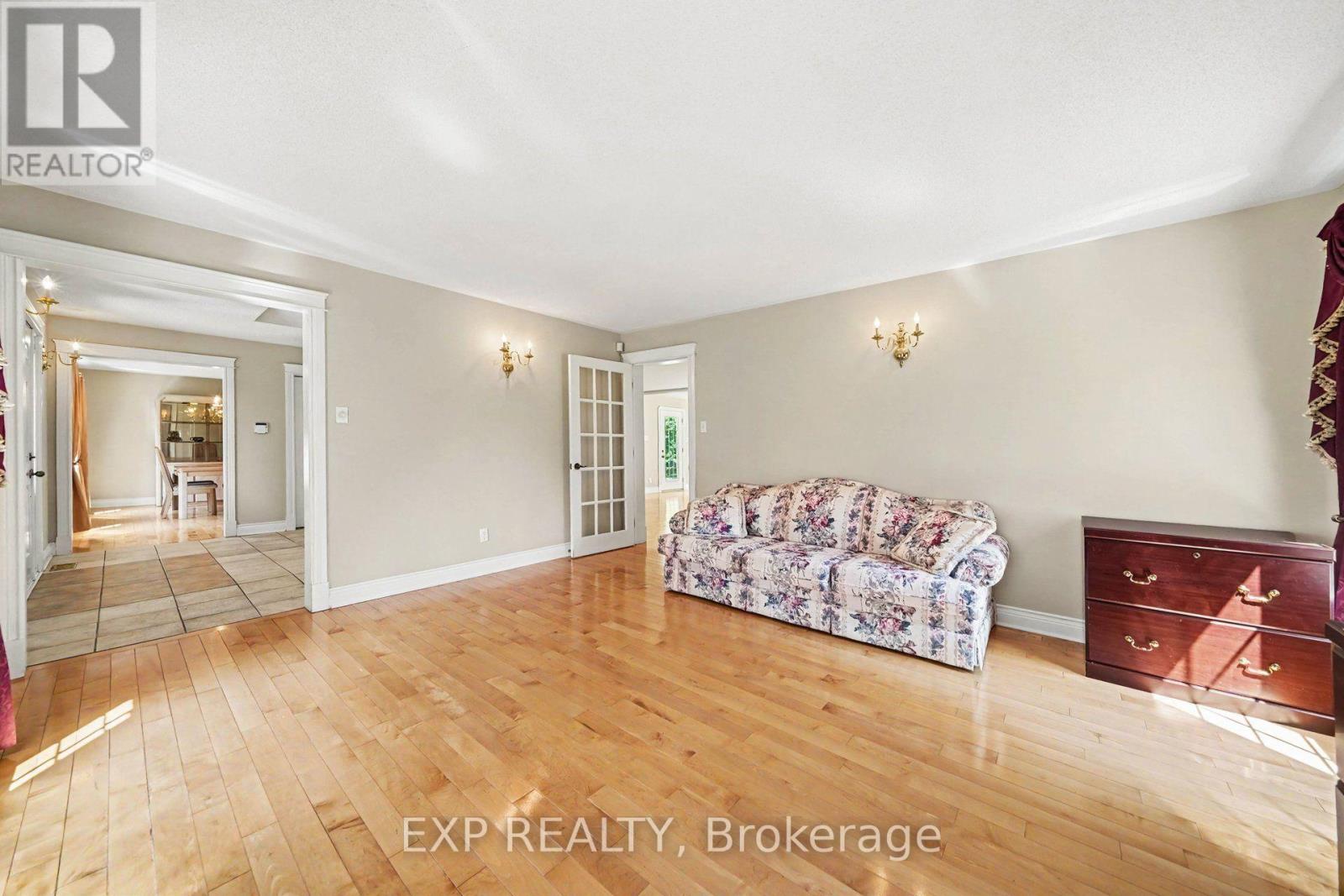4 Bed, 3 Bath House for Sale in Russell – 1007 ST PIERRE ROAD, Russell – MLS# X13676844 - Image 14