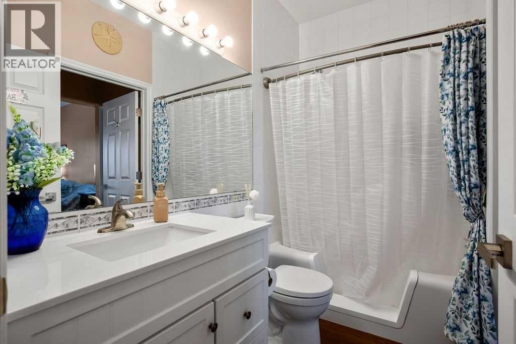 #302 15 Lineham Avenue - 15