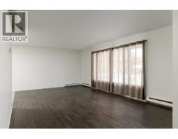 4pc Bathroom - 1441 Springfield Road, Kelowna, BC V1Y5V2 Photo 10