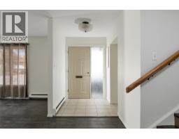Living room - 1441 Springfield Road, Kelowna, BC V1Y5V2 Photo 9