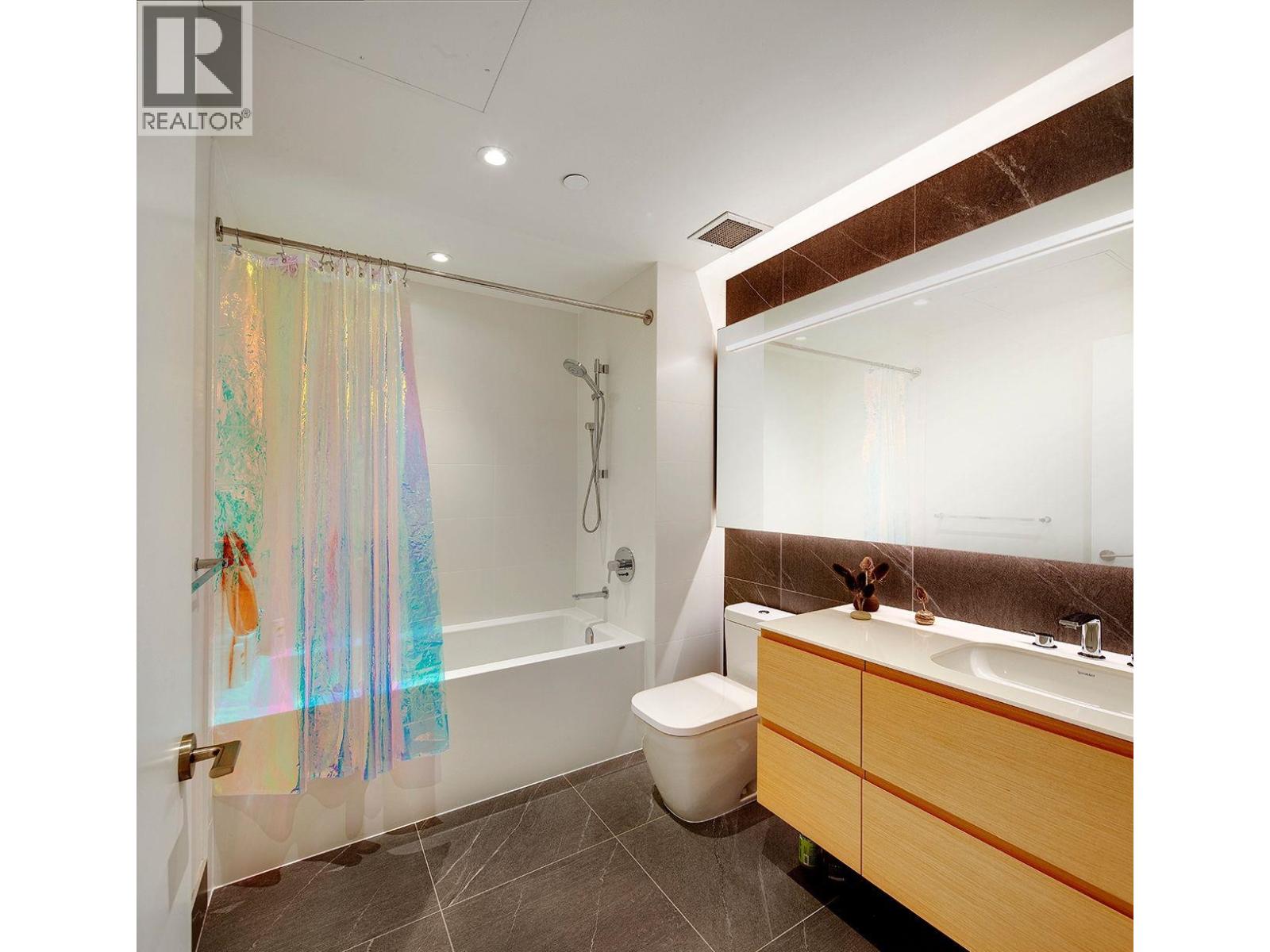 402 3101 BURFIELD PLACE, West Vancouver