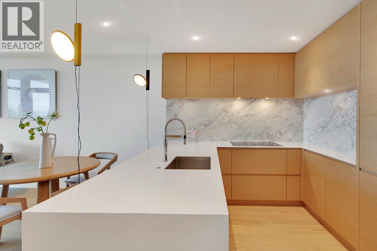 402 3101 BURFIELD PLACE, West Vancouver