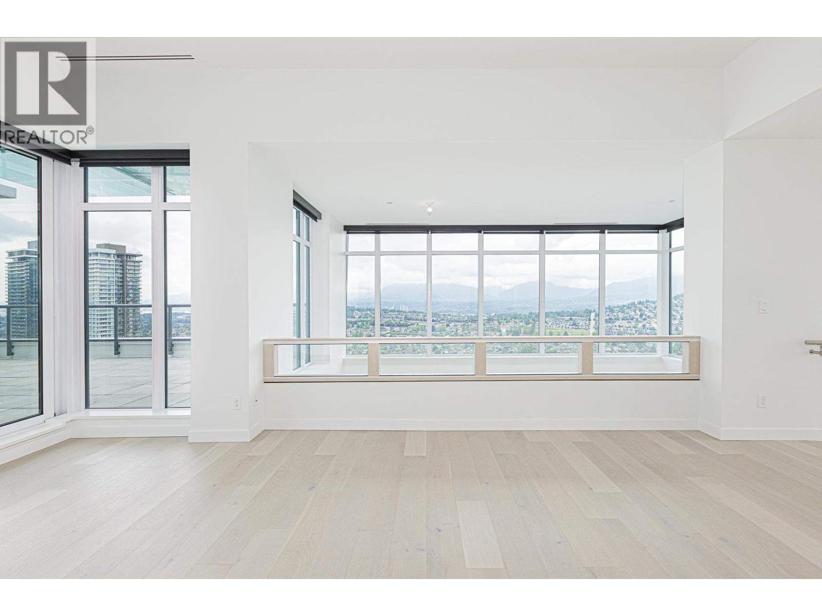 4907 4730 LOUGHEED HIGHWAY, Burnaby