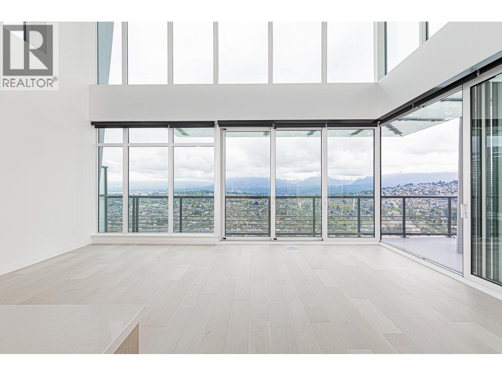 4907 4730 LOUGHEED HIGHWAY, Burnaby