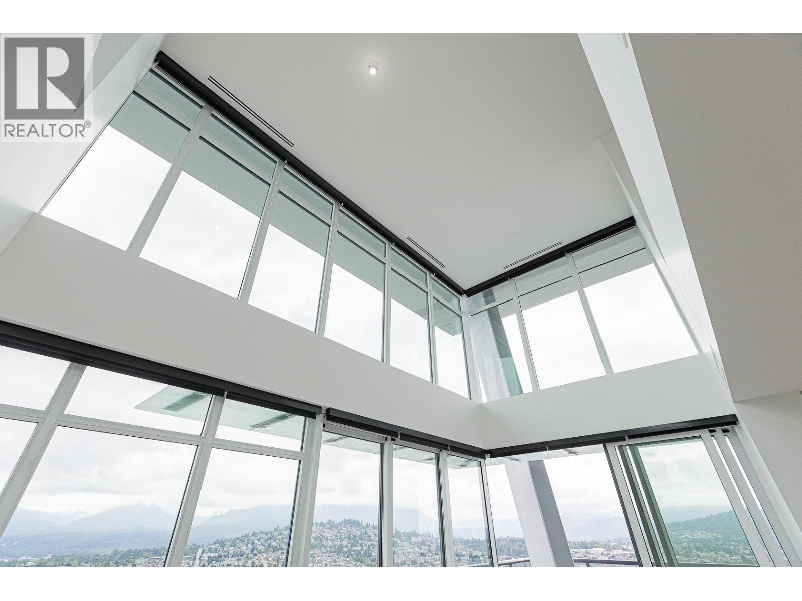 4907 4730 LOUGHEED HIGHWAY, Burnaby