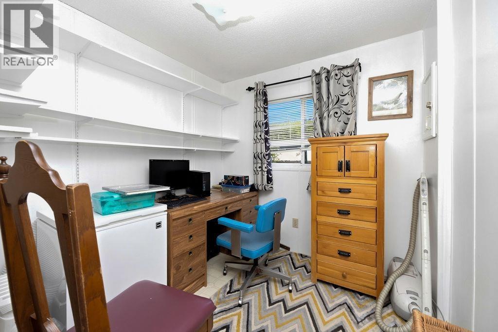 7 1413 SUNSHINE COAST HIGHWAY, Gibsons