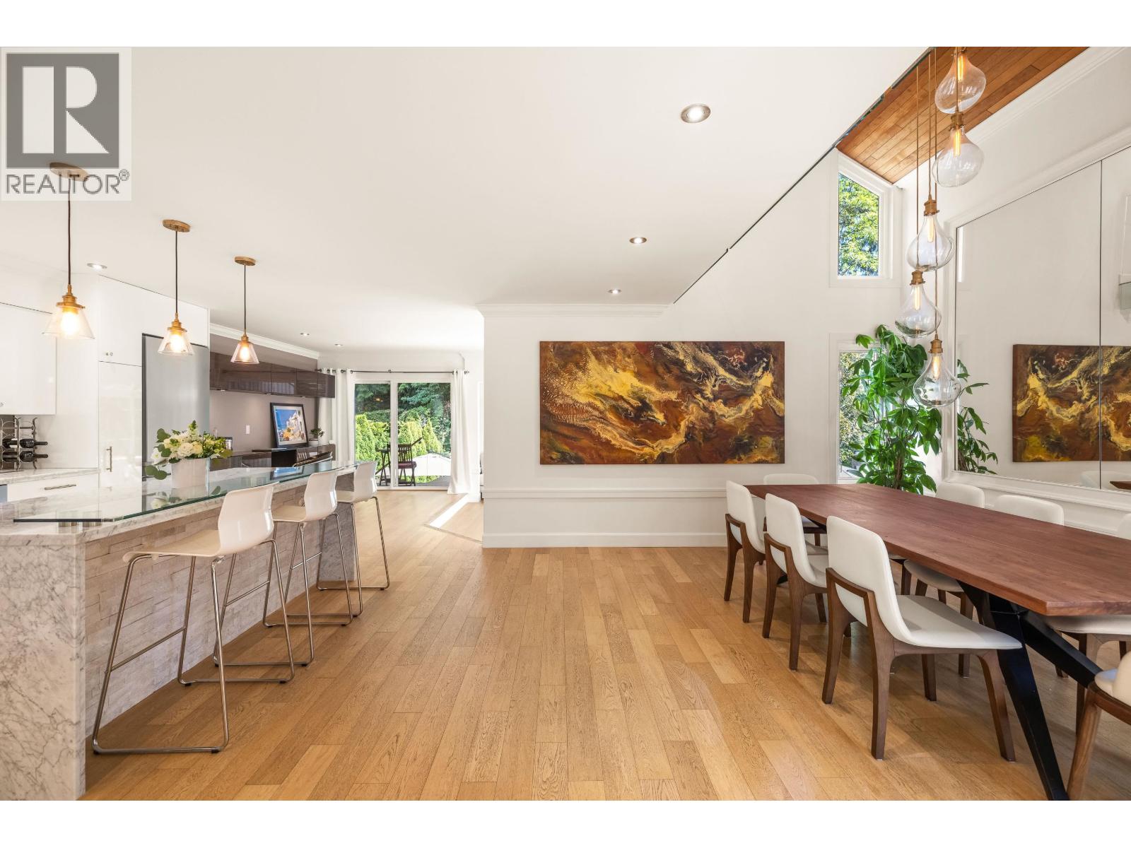 5522 DEERHORN LANE, North Vancouver