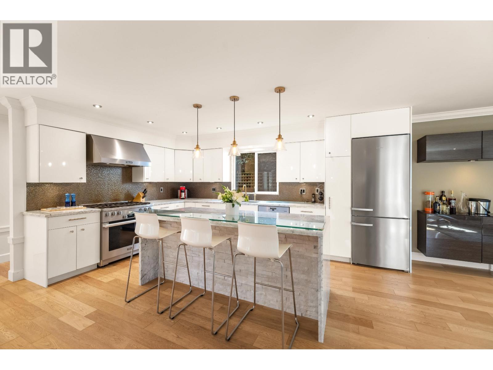 5522 DEERHORN LANE, North Vancouver