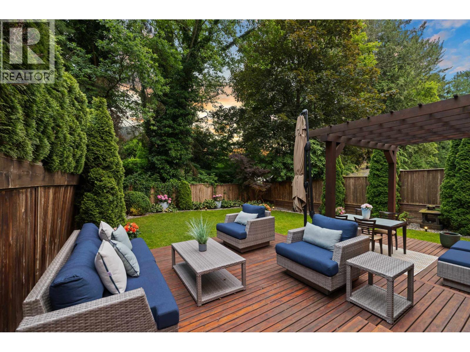 5522 DEERHORN LANE, North Vancouver