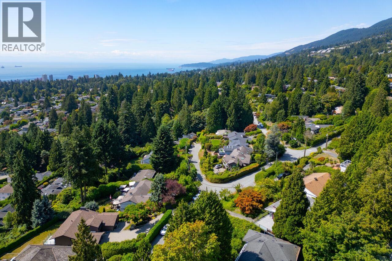 1241 NEPAL CRESCENT, West Vancouver