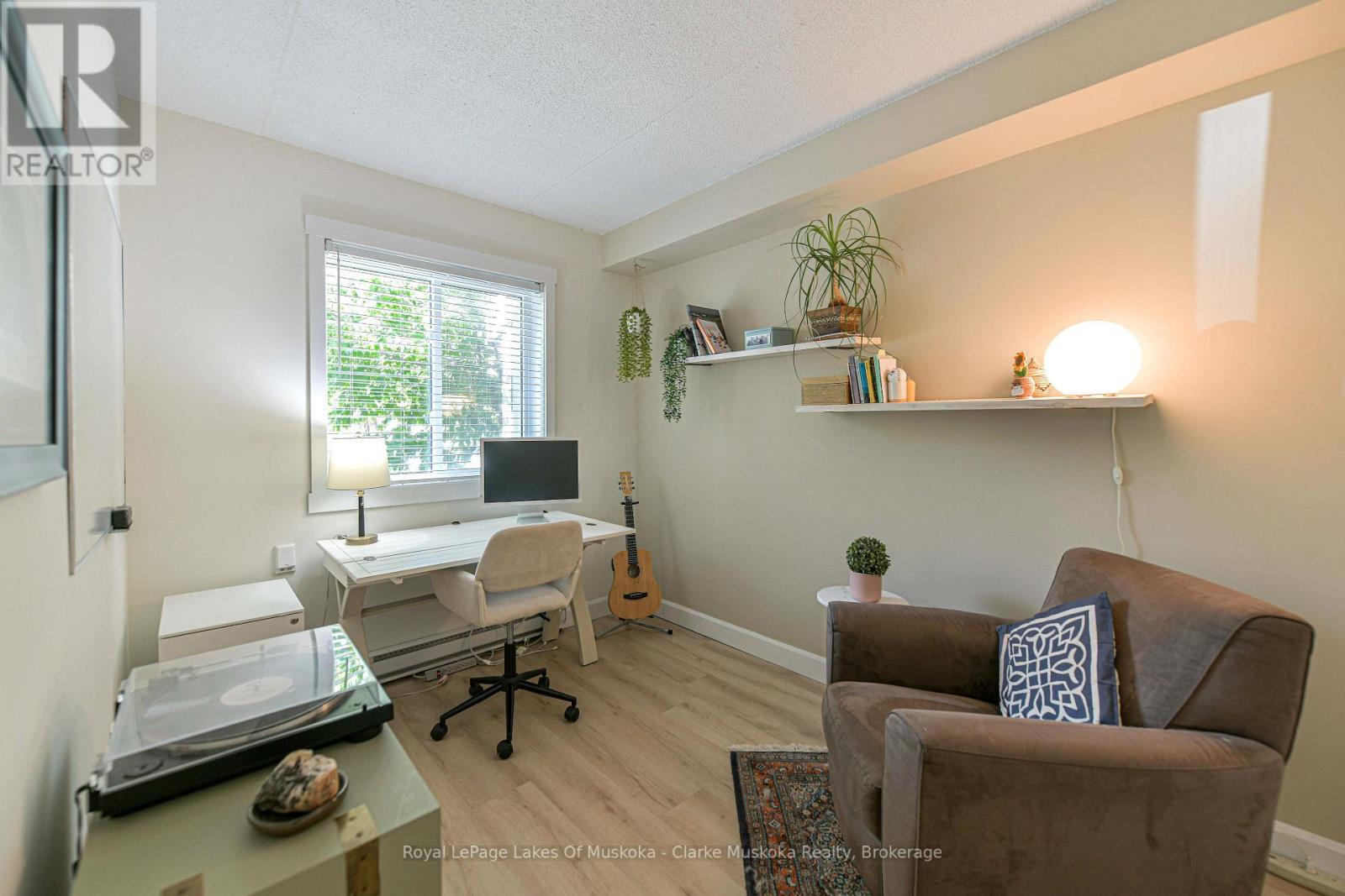 #42 19 DAWSON DRIVE - Image 16