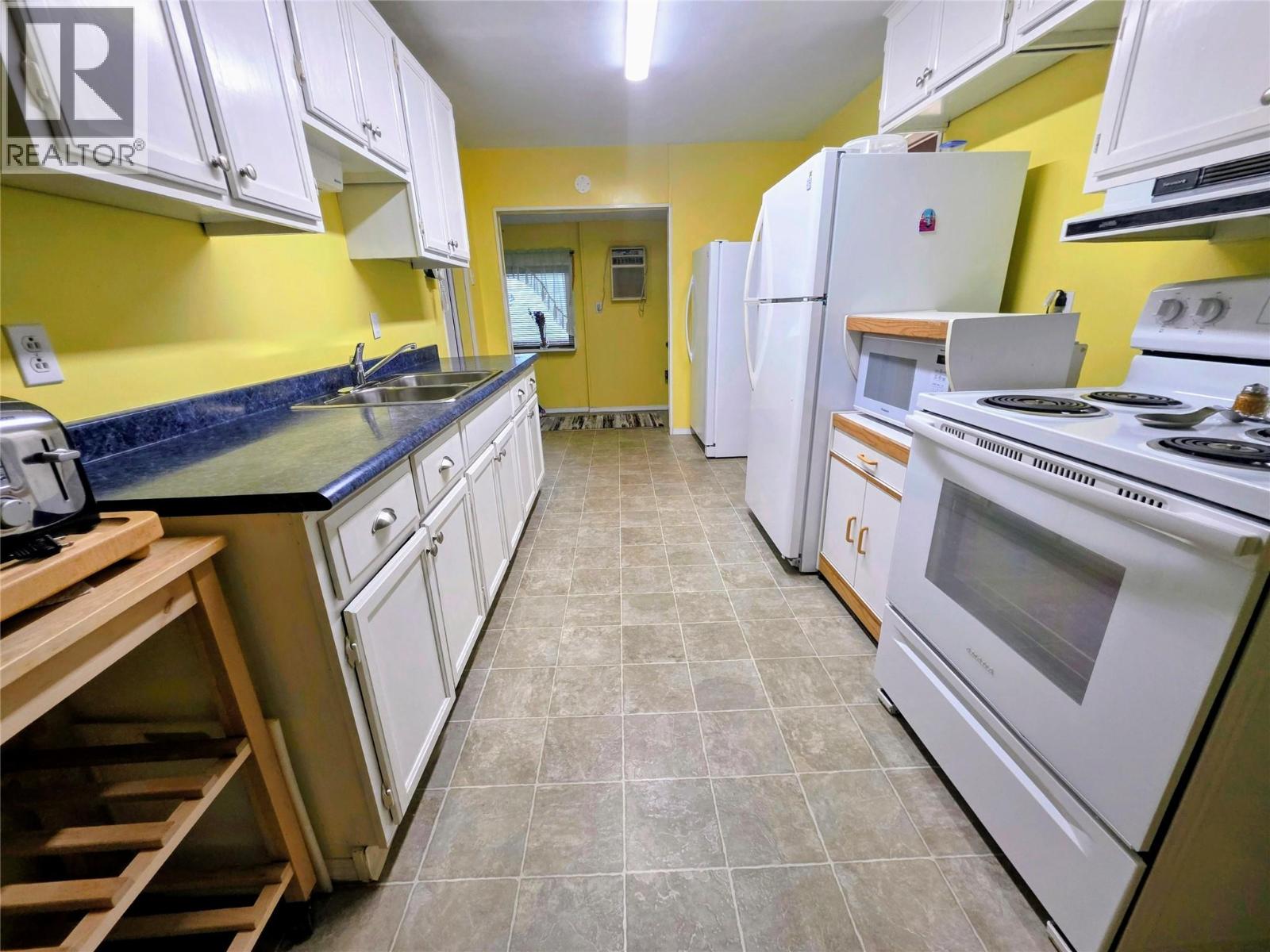 1142 Third Avenue - 10