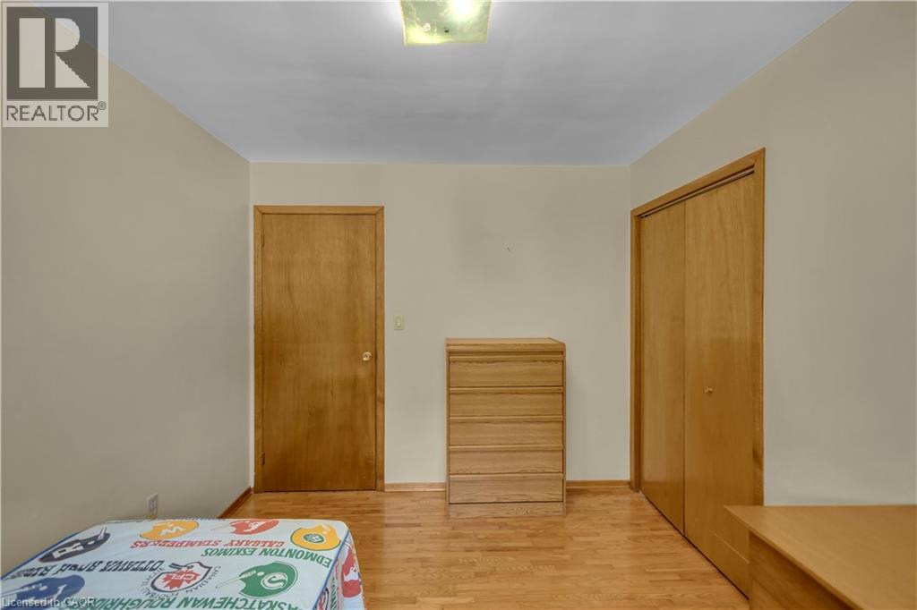 55 YOUNG Street - 23