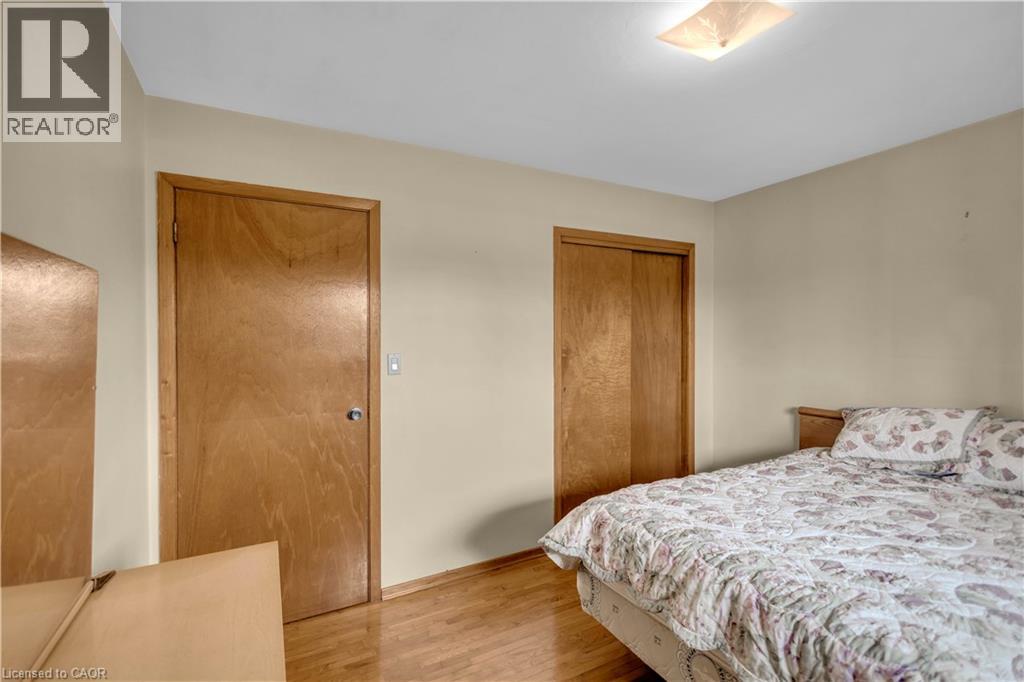 55 YOUNG Street - 25