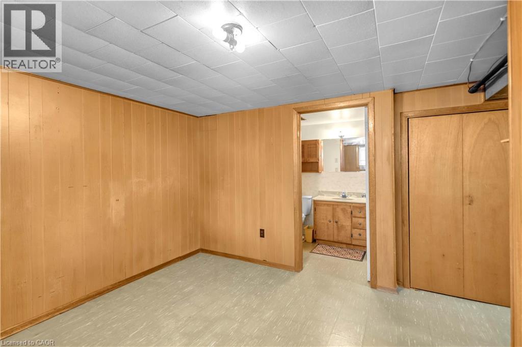 55 YOUNG Street - Image 36