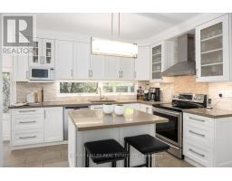 92 Prue Avenue, Toronto, ON M6B1R5 Photo 15