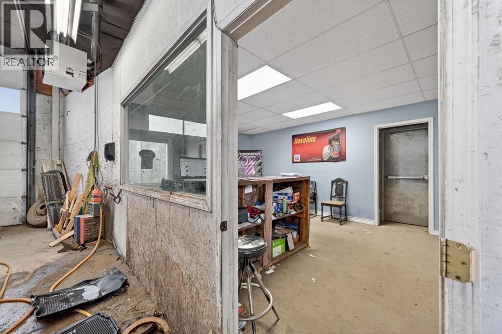 5115 1 Street West - Photo 34