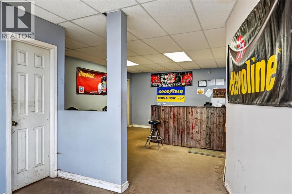 5115 1 Street West - Photo 32