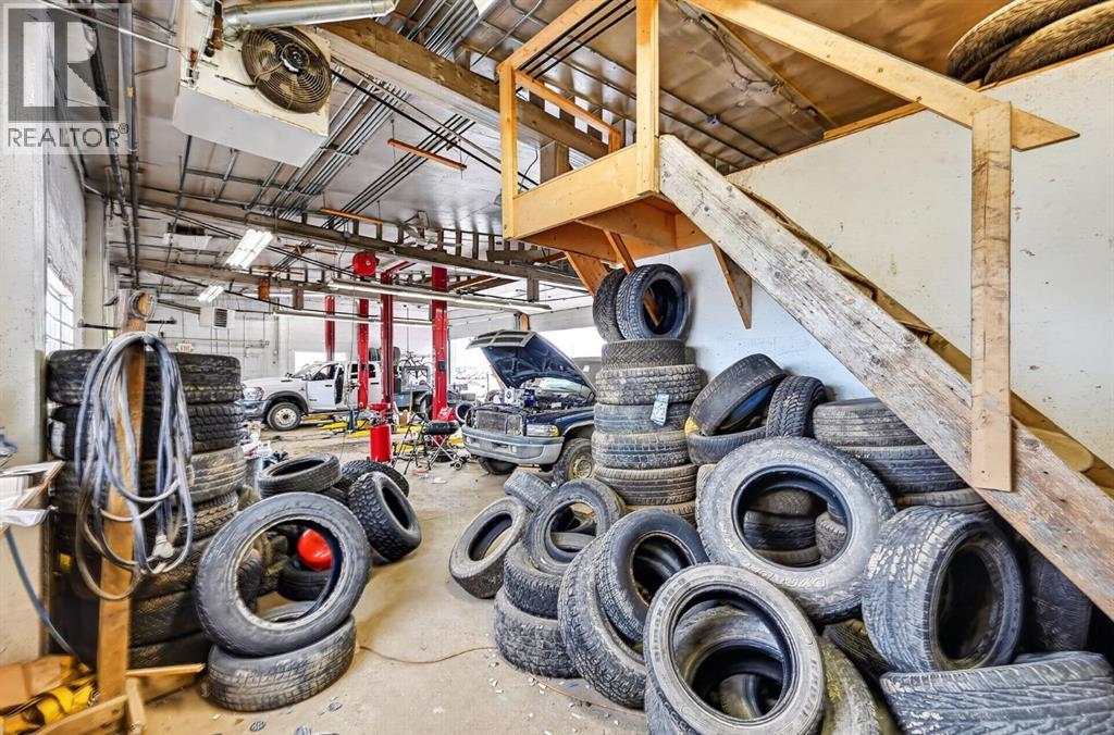 5115 1 Street West - Photo 37