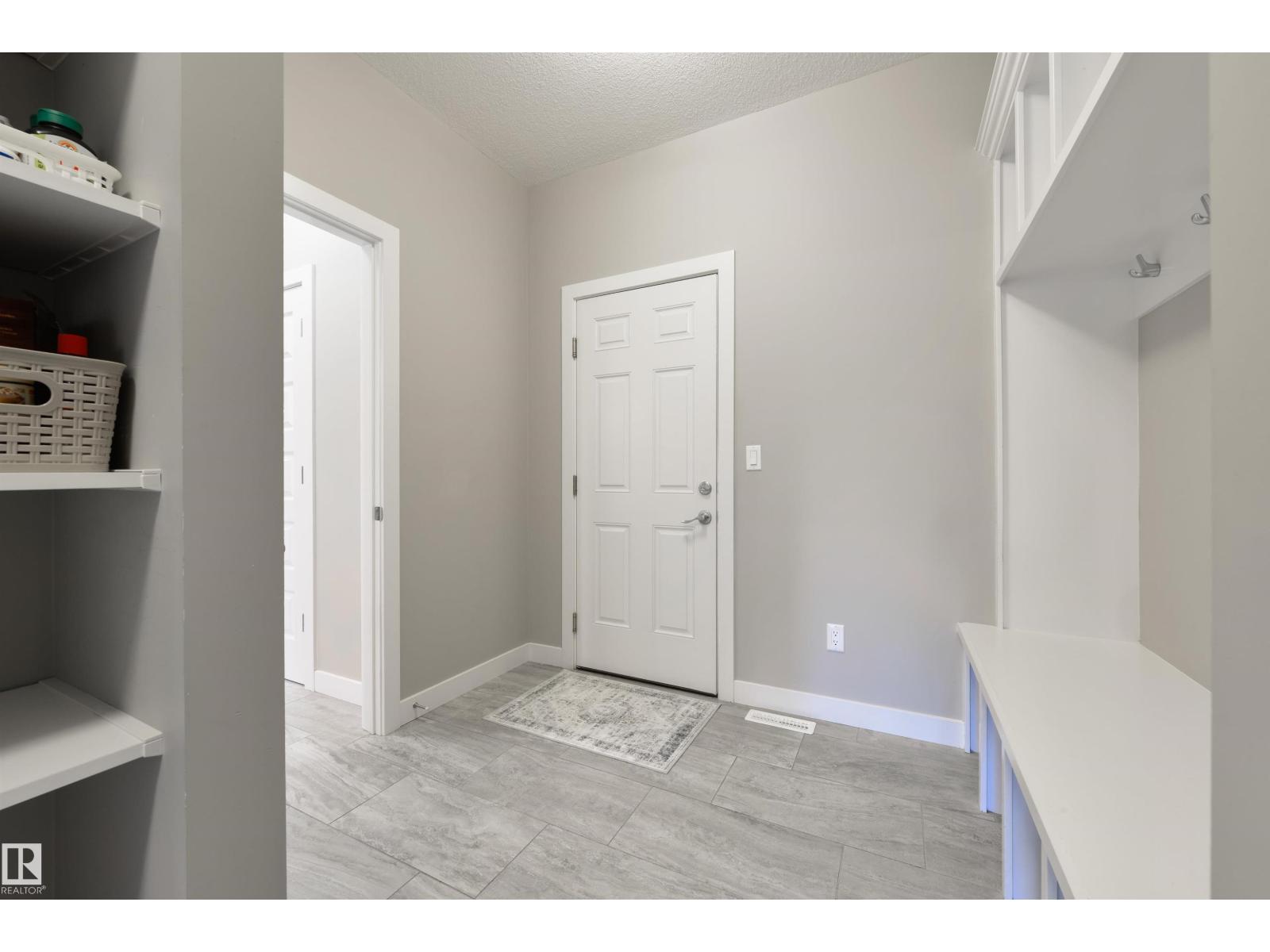 23 KINGSBURY Circle - Photo 6