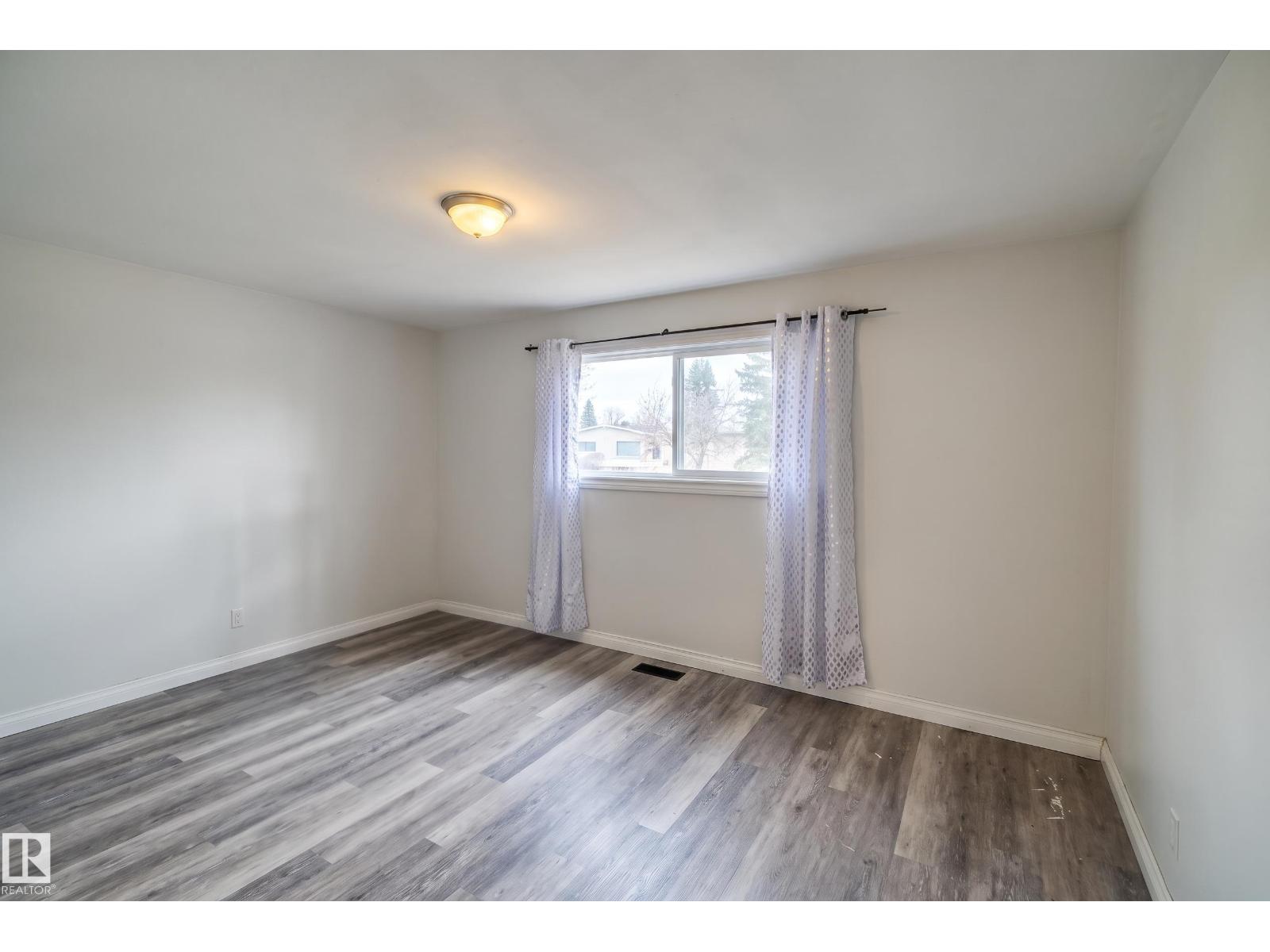 13536 119 ST NW - 4