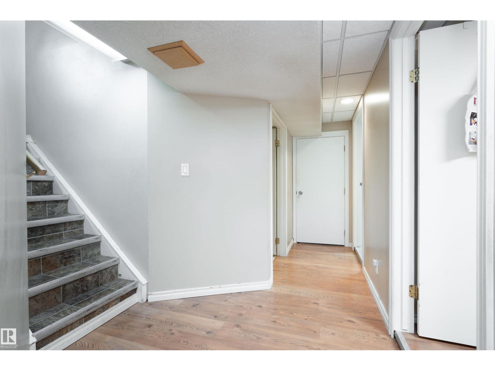 12022 43 Street NW - Photo 19