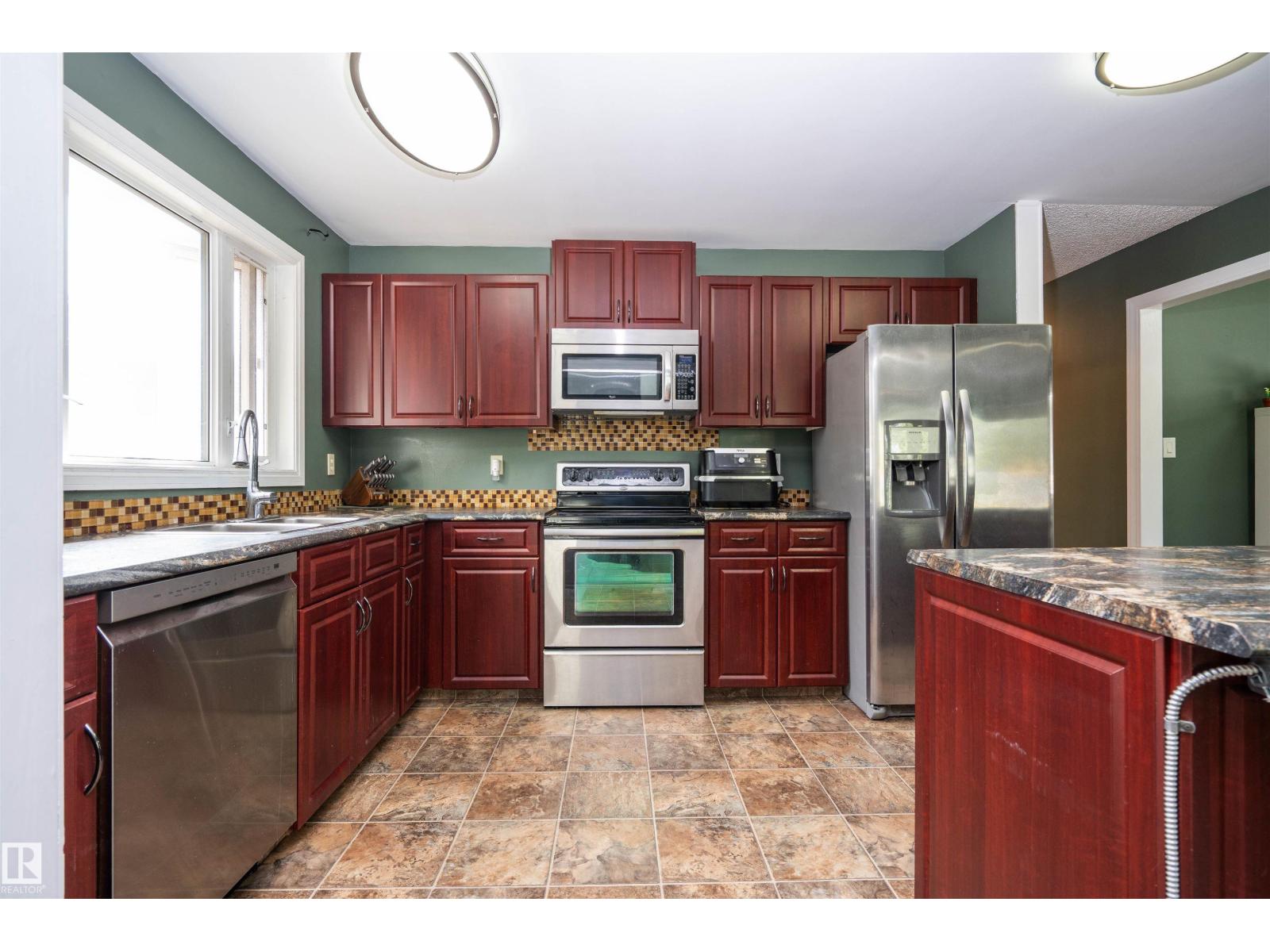 12022 43 Street NW - Photo 5