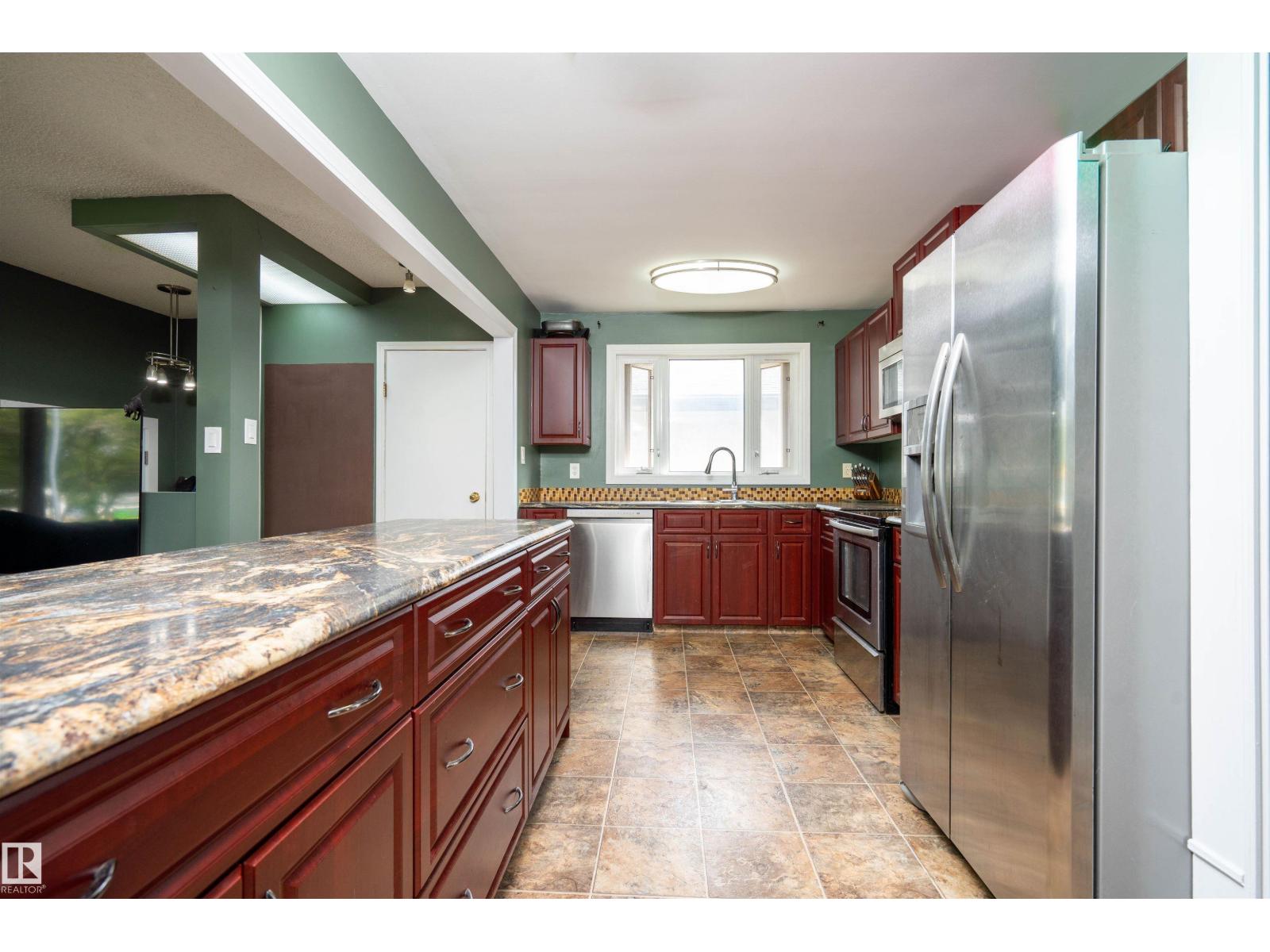 12022 43 ST NW - 7