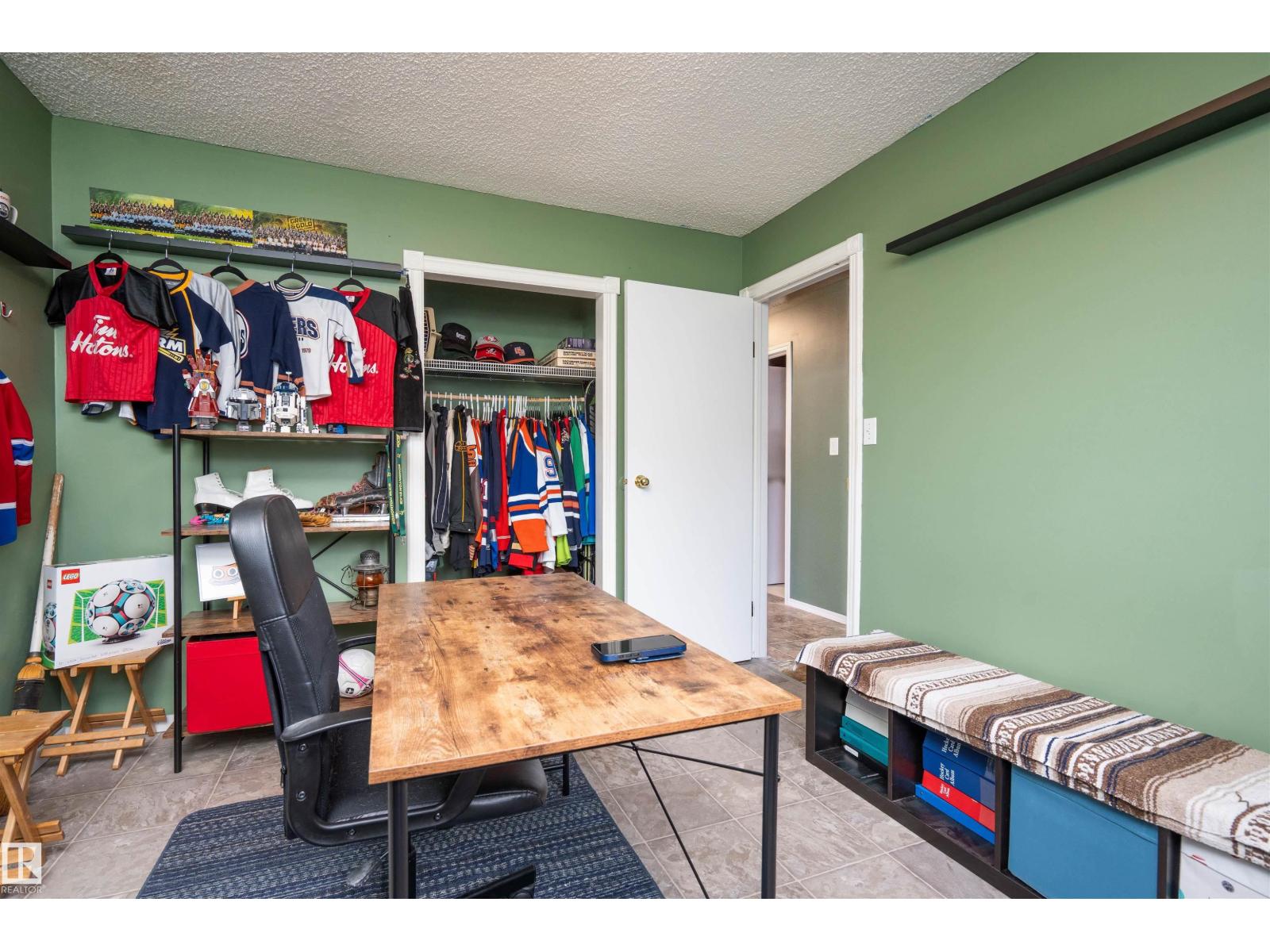 12022 43 Street NW - Photo 15