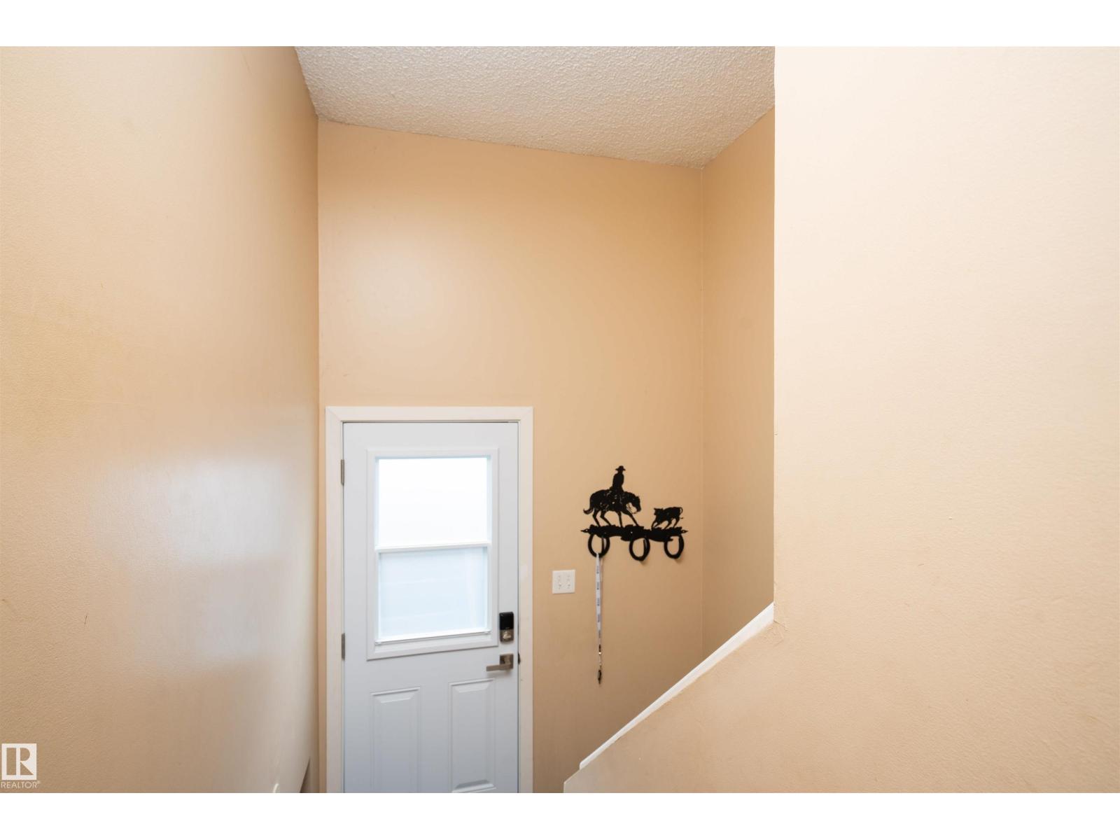 12022 43 Street NW - Photo 18